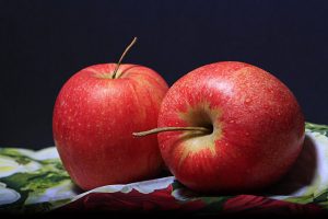 Racconti Brevi -L'apparenza inganna - le 2 mele