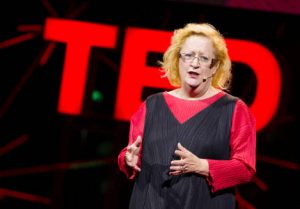 Migliori TED per il tuo sviluppo personale - Margaret Heffernan durante la conferenza TEDTalk - osare di dissentire - uym