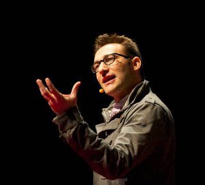 Migliori TED per il tuo sviluppo personale - Simon Sinek durante la conferenza TED - Come i grandi leader ispirano azione - uym